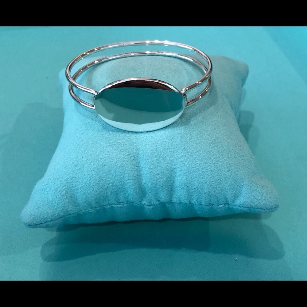 🌸🌸 Authentic Tiffany & Co. Oval ID Bangle